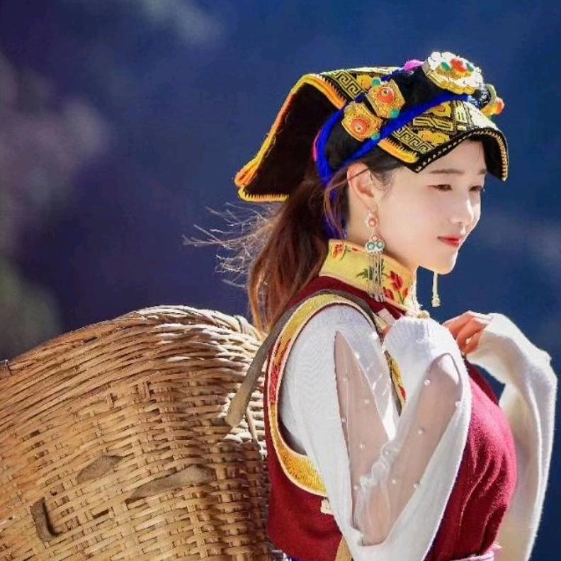 嘉绒朵儿