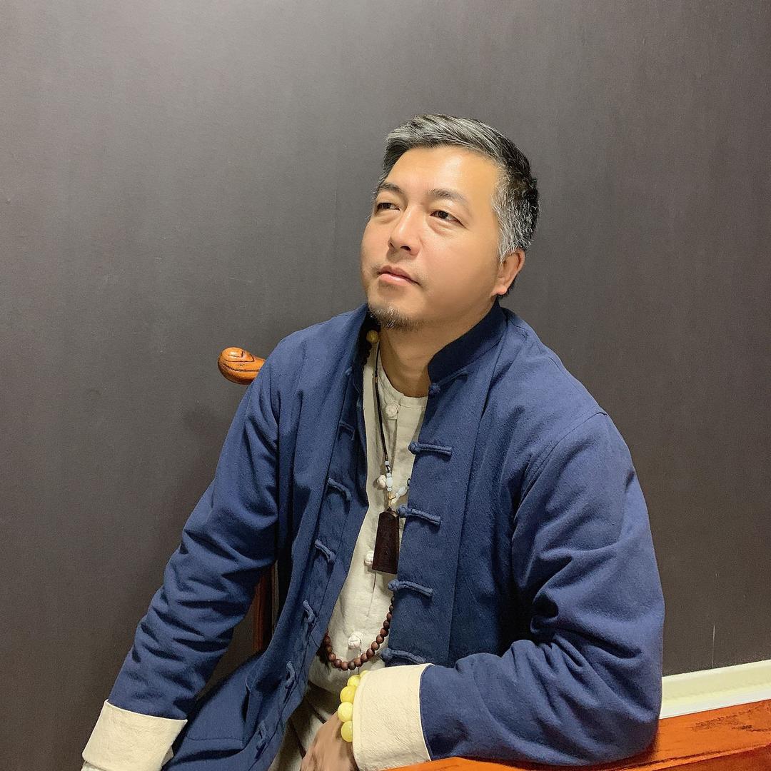 三易先生
