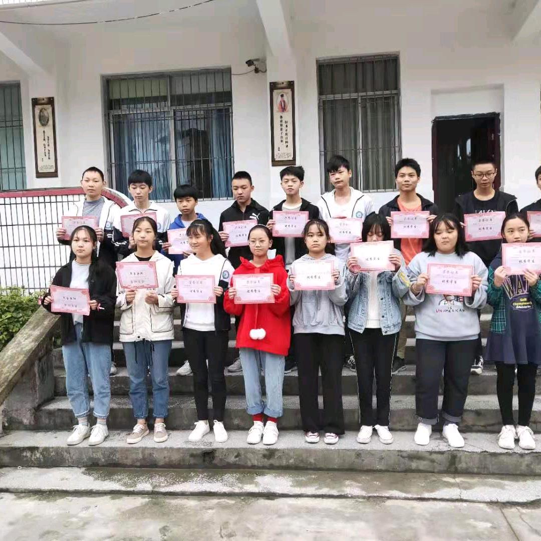 包小华