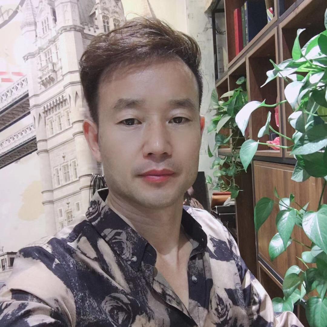 女主角烫染店