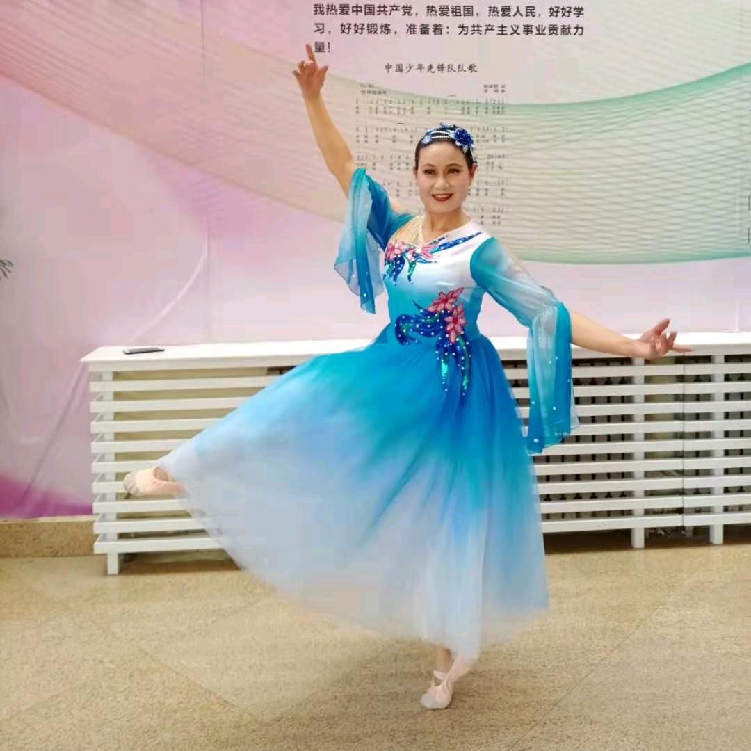 舞红