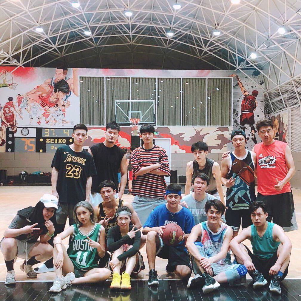 户外活动单亲小小妈