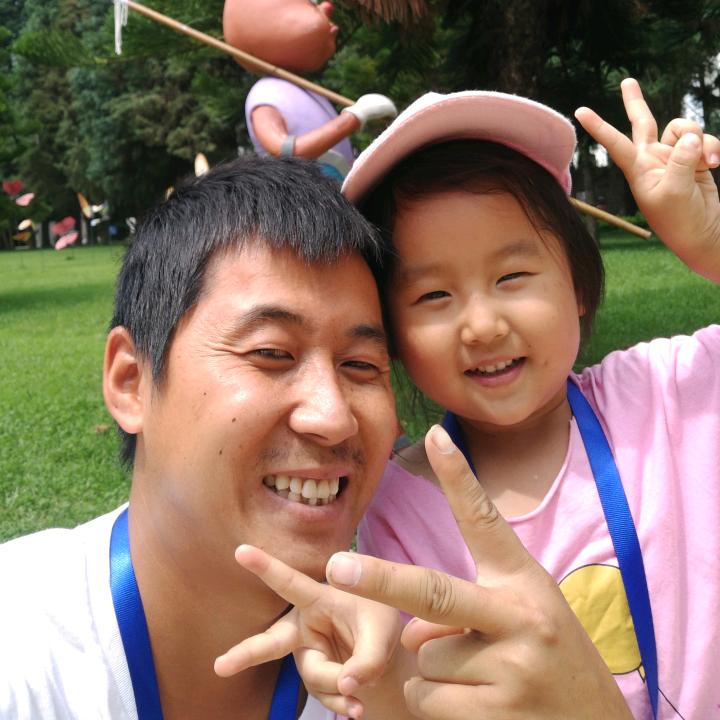 远康广告  各种实木楼梯扶手定制