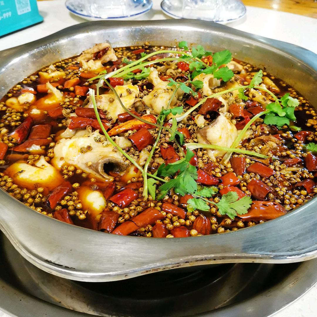 两把刀专注美蛙鱼肥肠鸡