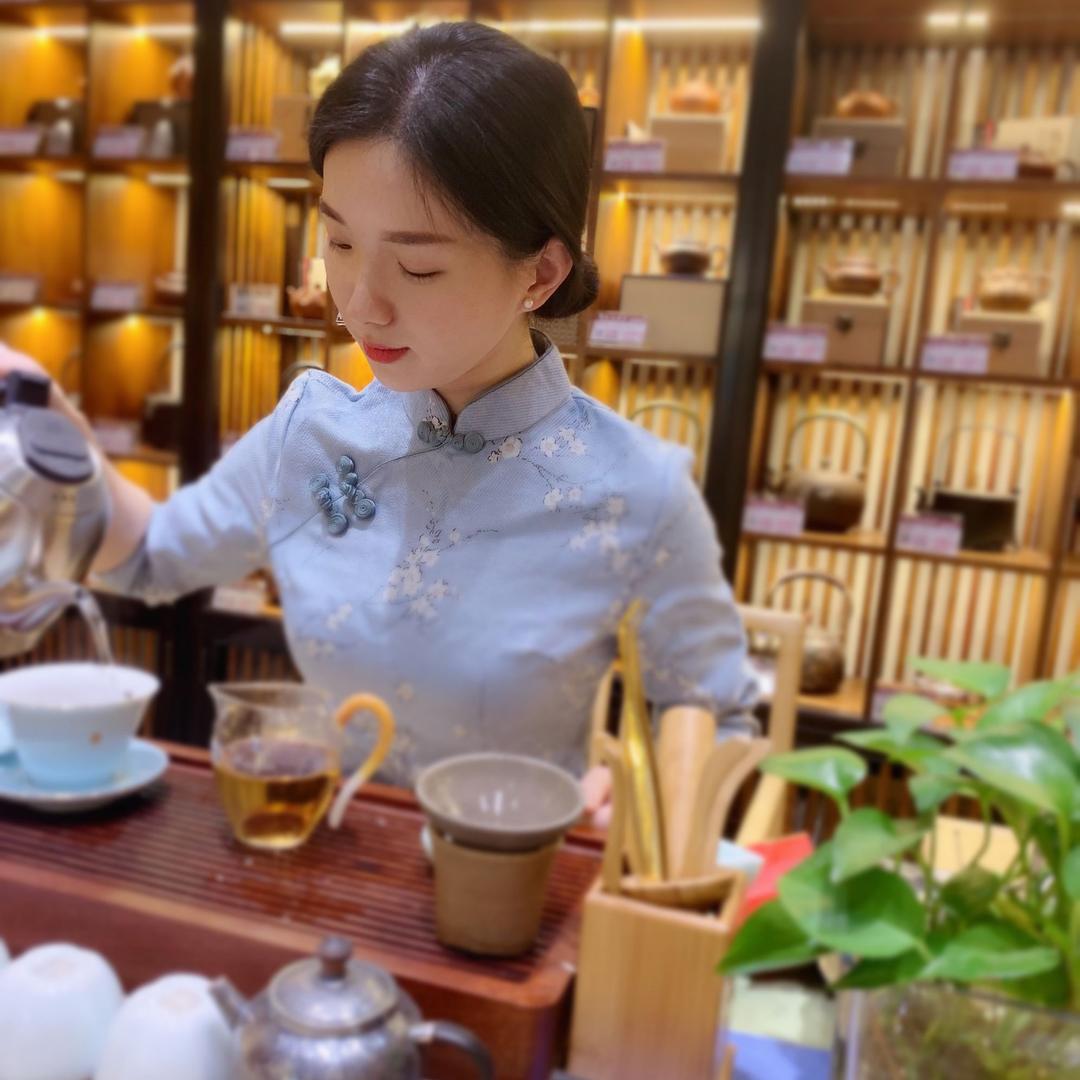 爱茶姑娘茶业