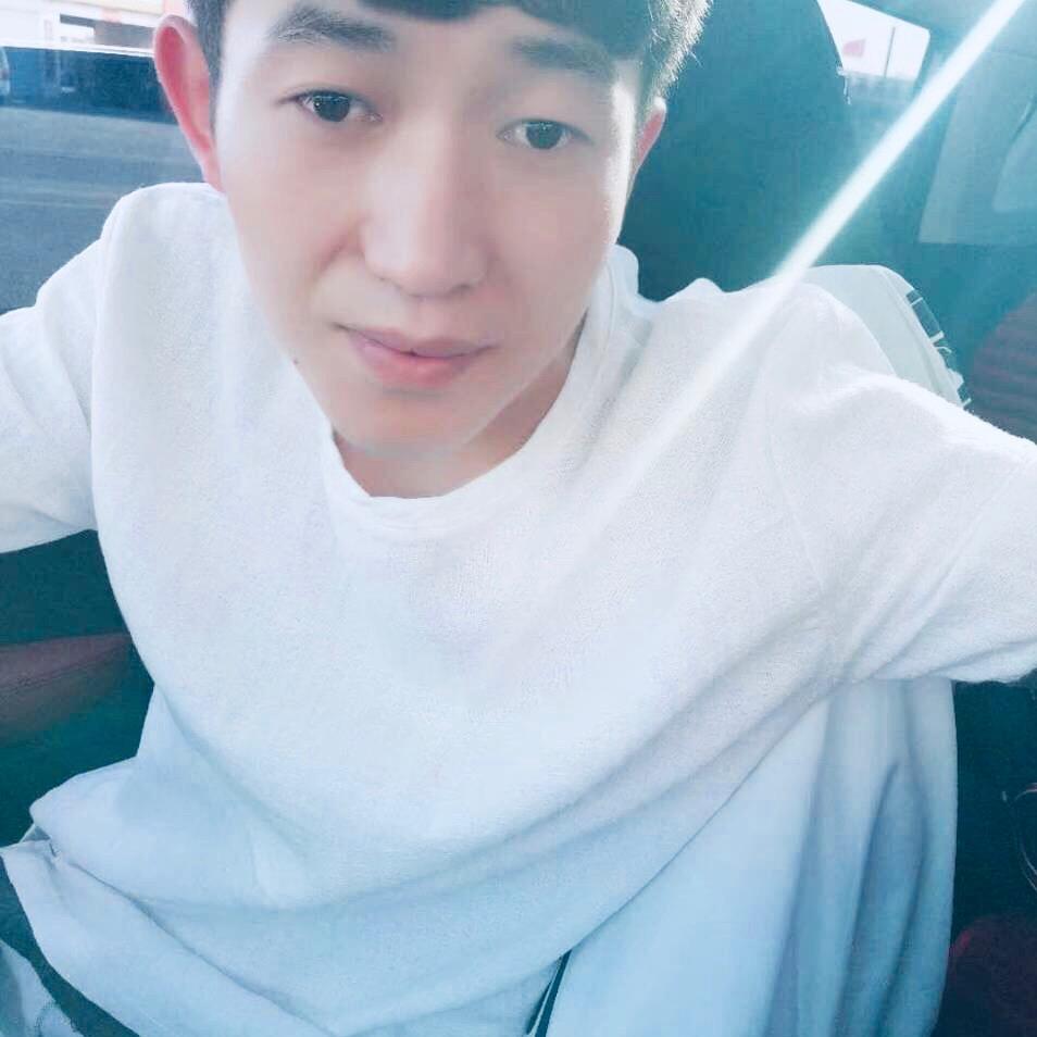 `Star   小  东
