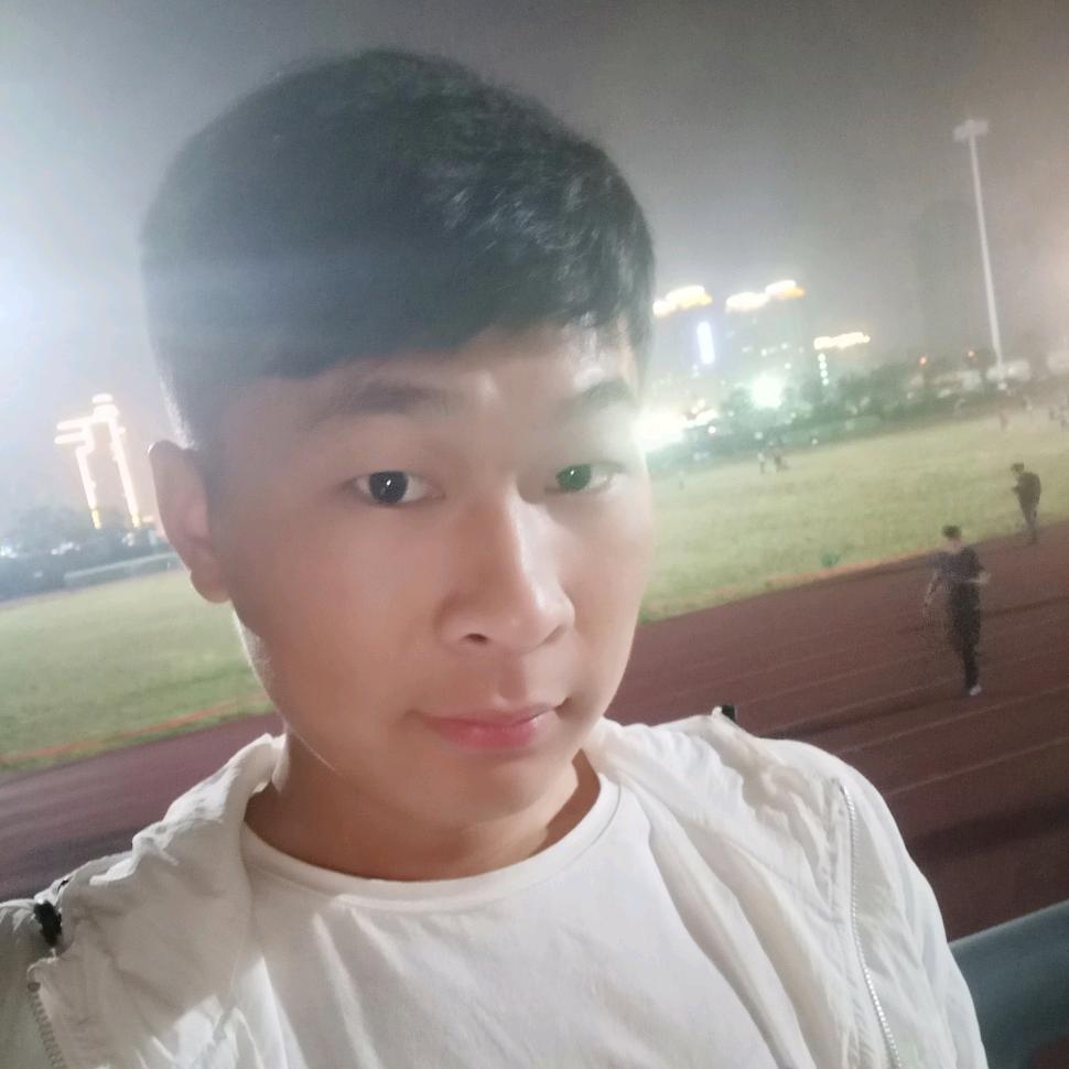 努力中的小青年