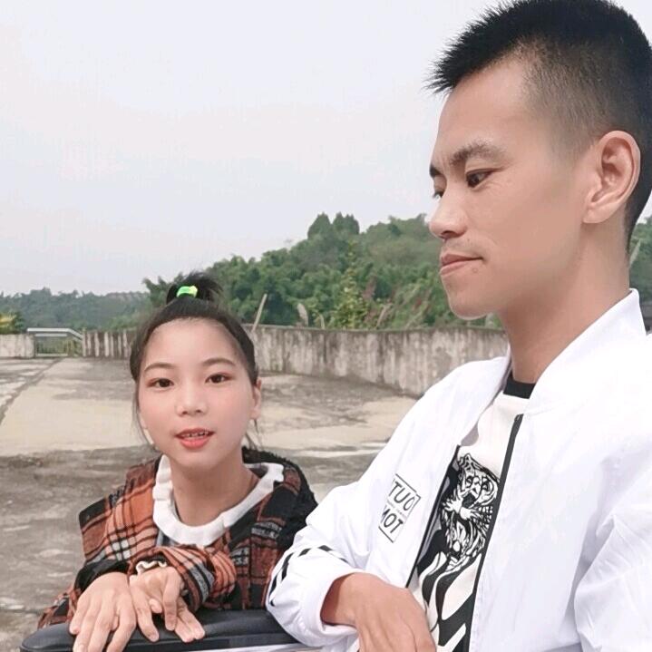 坚强的军军