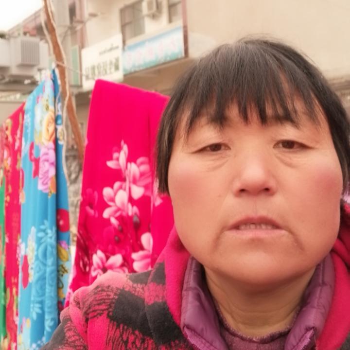 伊爱香    赛赛家纺兵妞妈