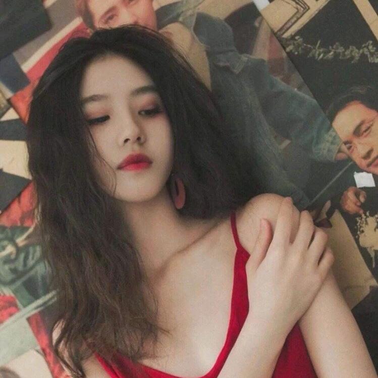 ୧⍤⃝🌴走路的时候听歌୧⍤⃝🌴