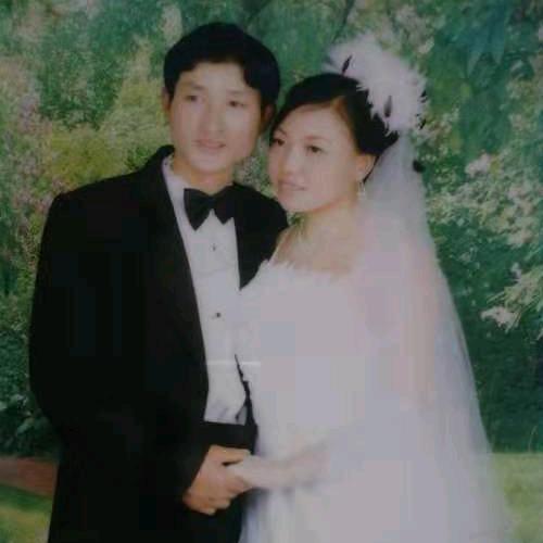 陪着老婆孩子才是最幸，