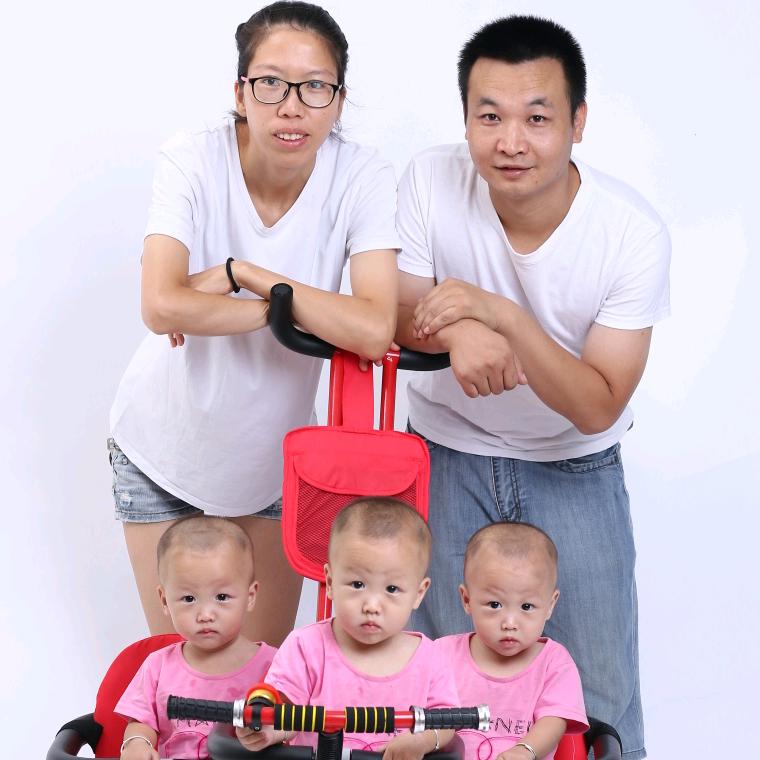 三胞胎开可乐