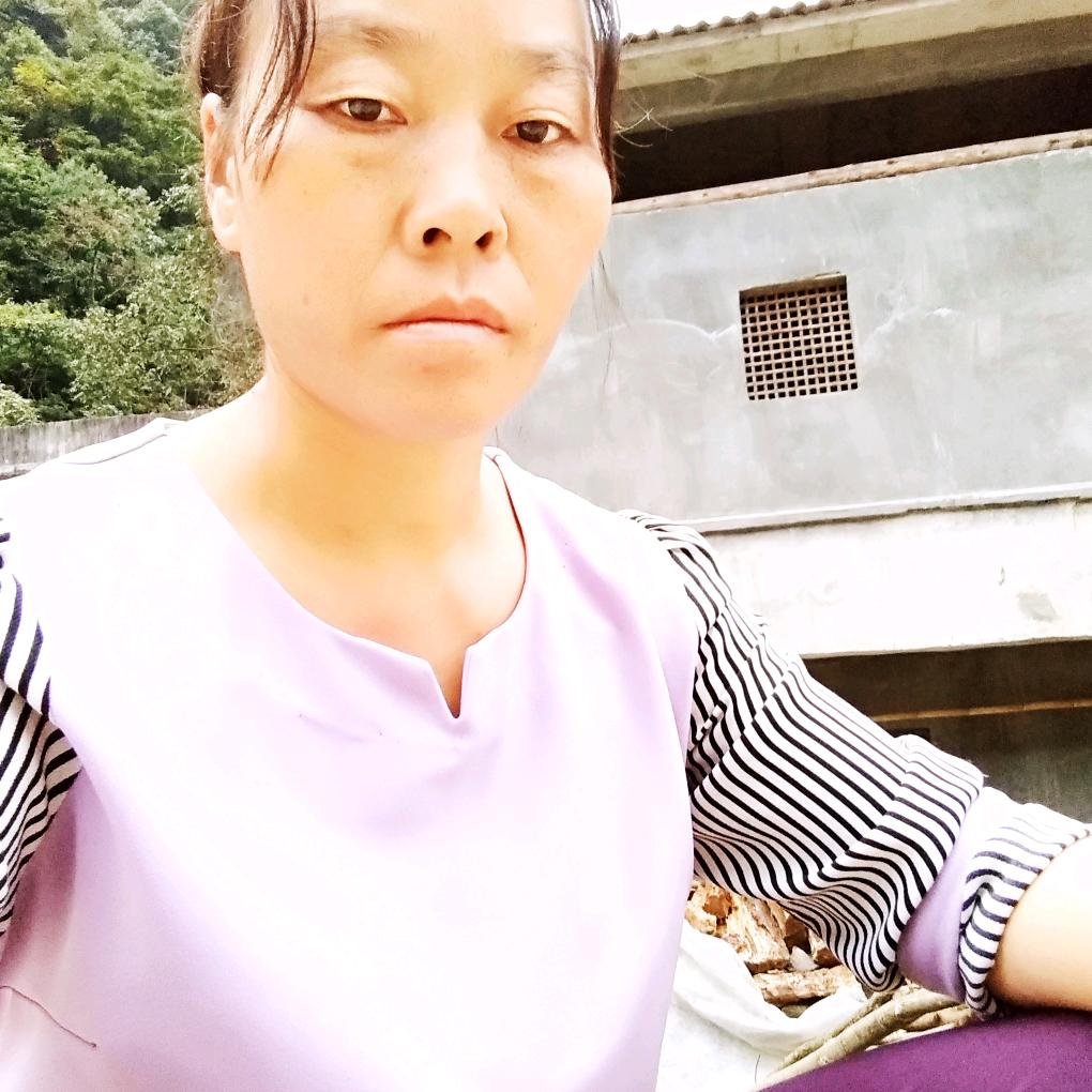 幸福一家人👨‍👩‍👧‍👧