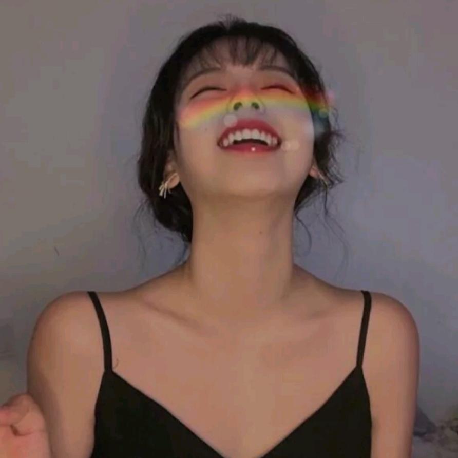 莉莉安.