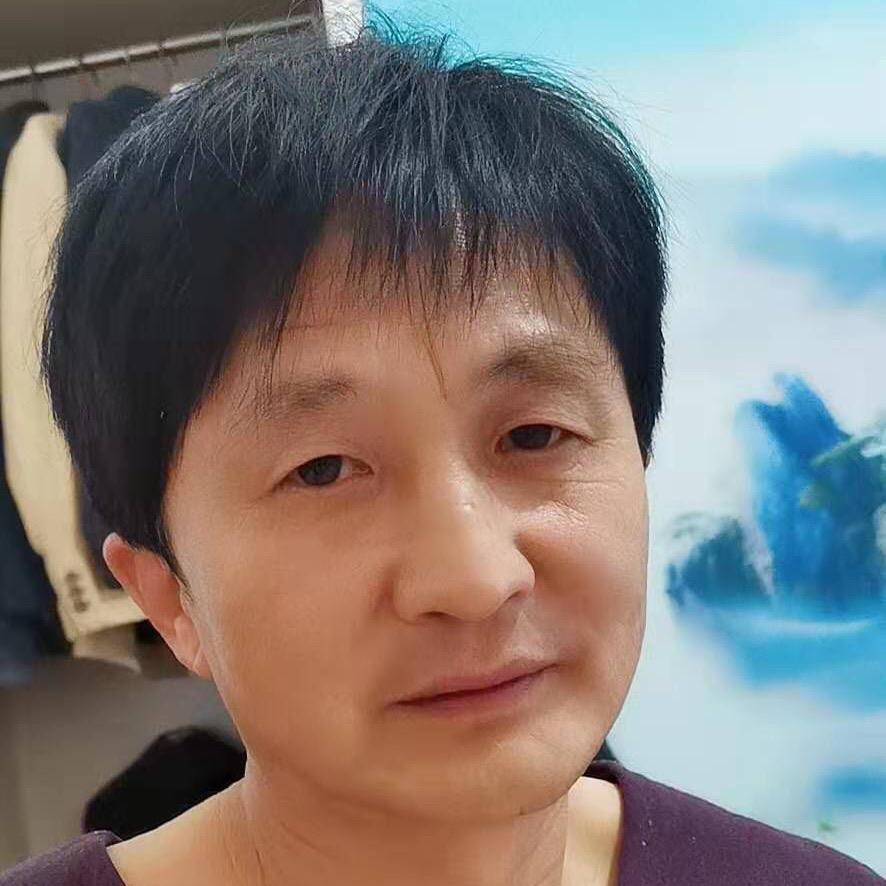 黄伊贝