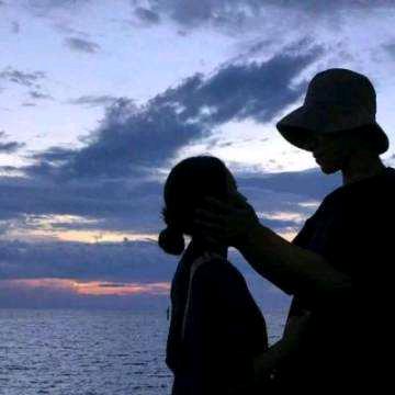 老鼠扛刀，满世界找猫