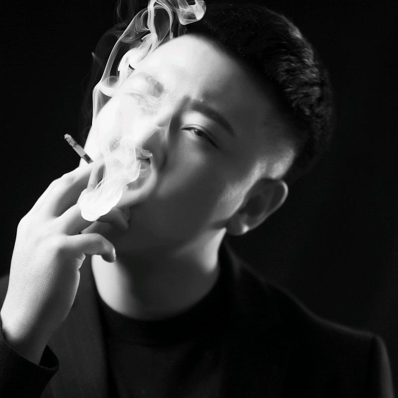 佩奇的呸——（专业家装工装照明设计）