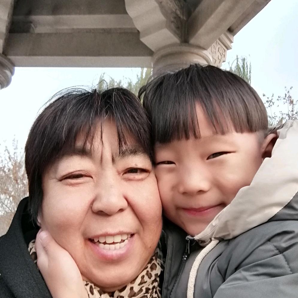 阳光明媚