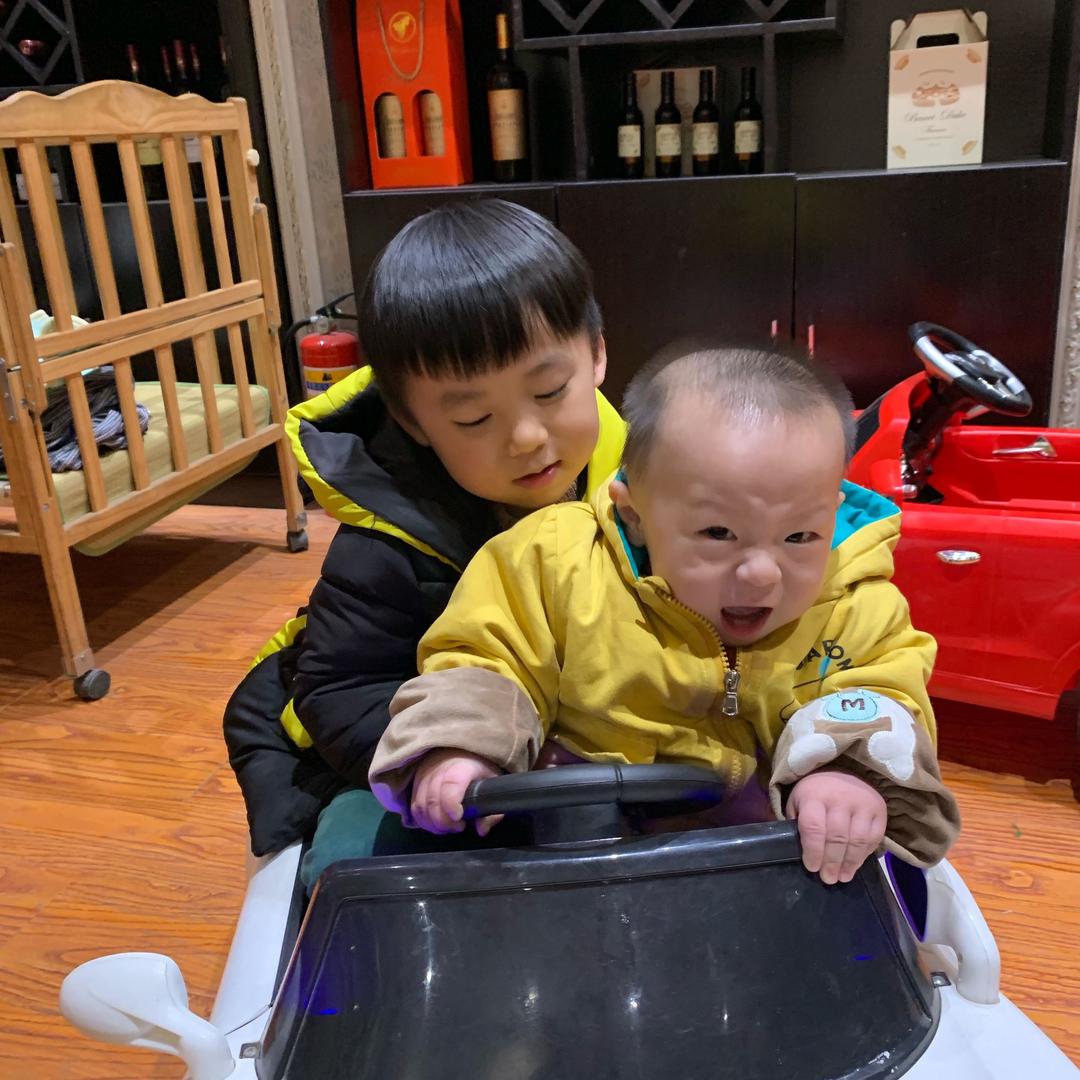 爱漂泊的小男孩