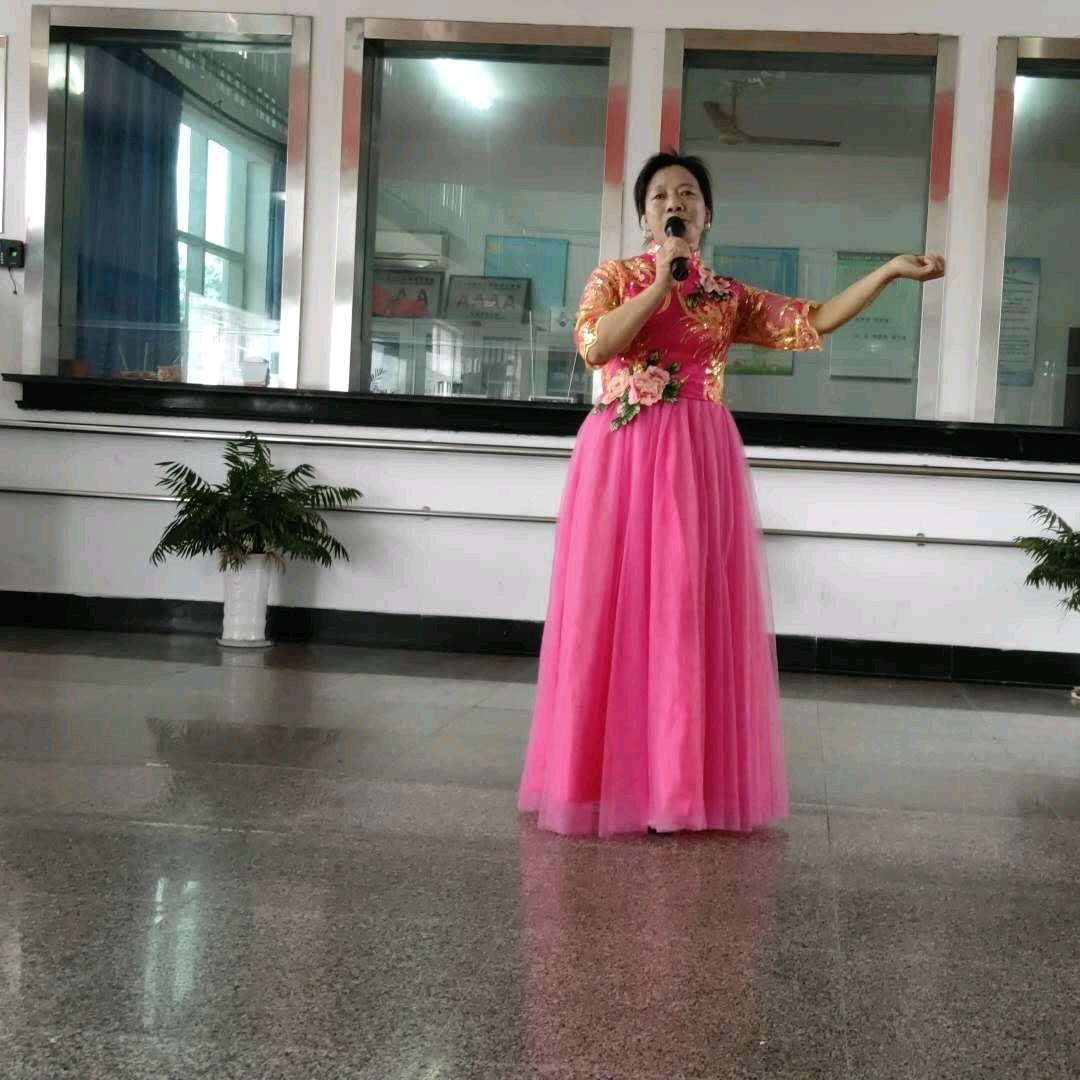 张方∥彩云追月