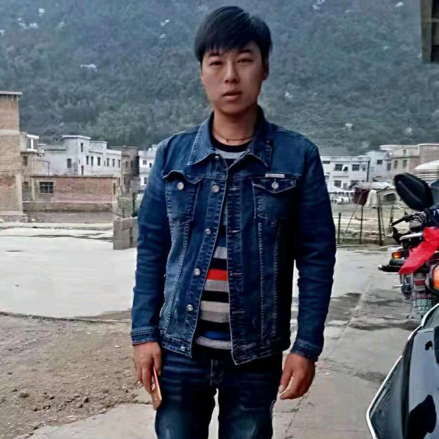 阿龙专业回收红牛瓶子