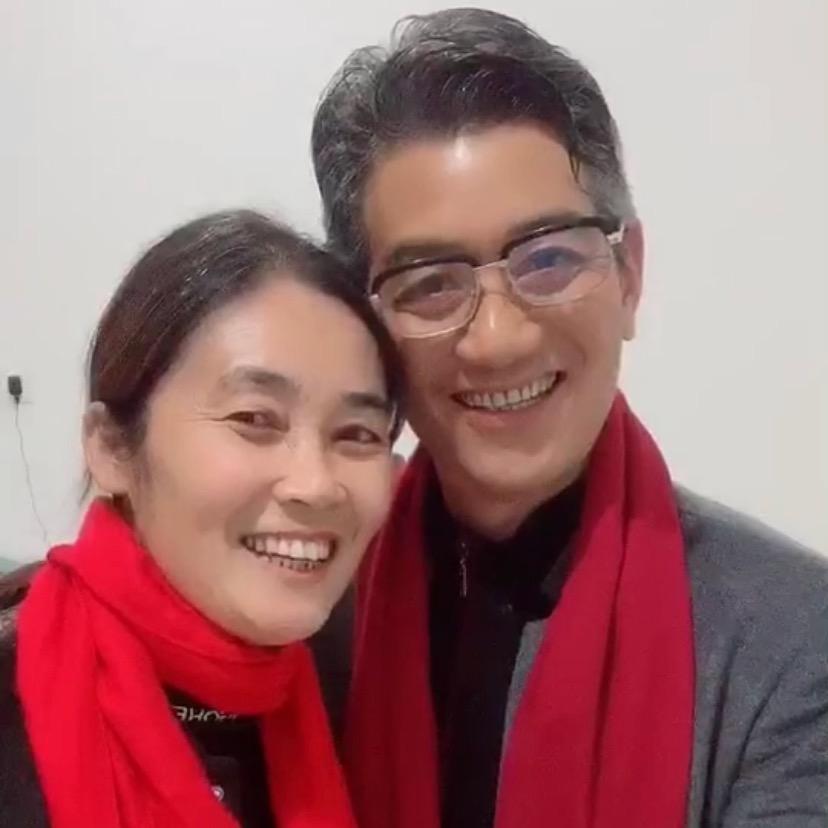 大徐，徐爱卿