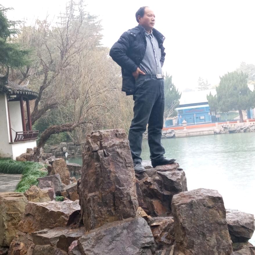 努力拼搏，奔向光明