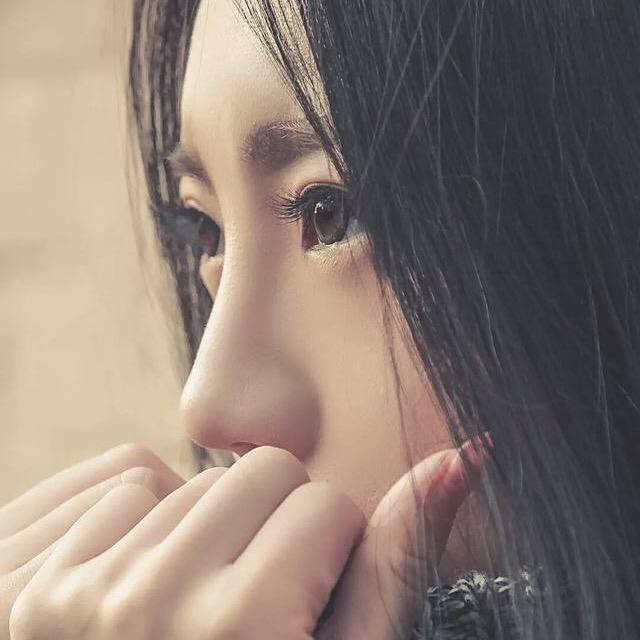 指尖的泪痕