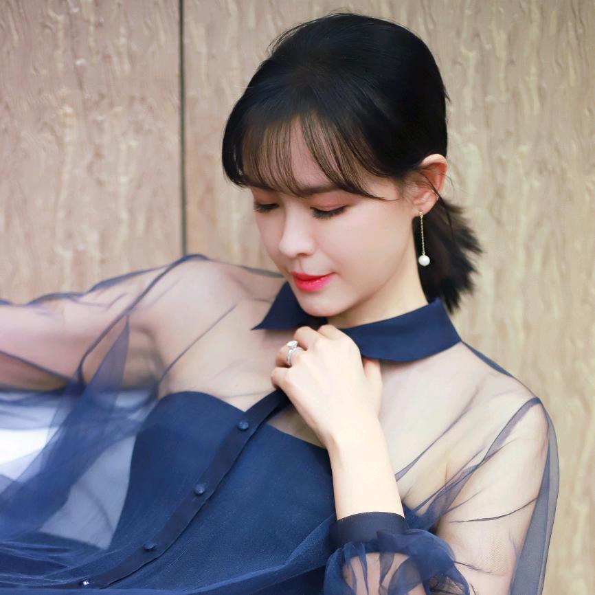 李艾