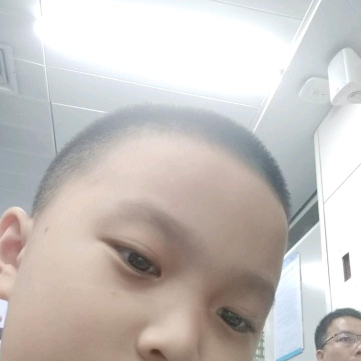 一个小钉子