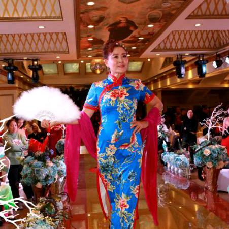 【旗袍女王】   徐姐