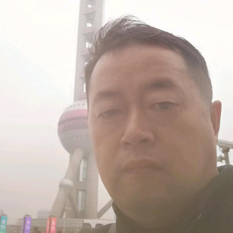 一个不务正业的老板