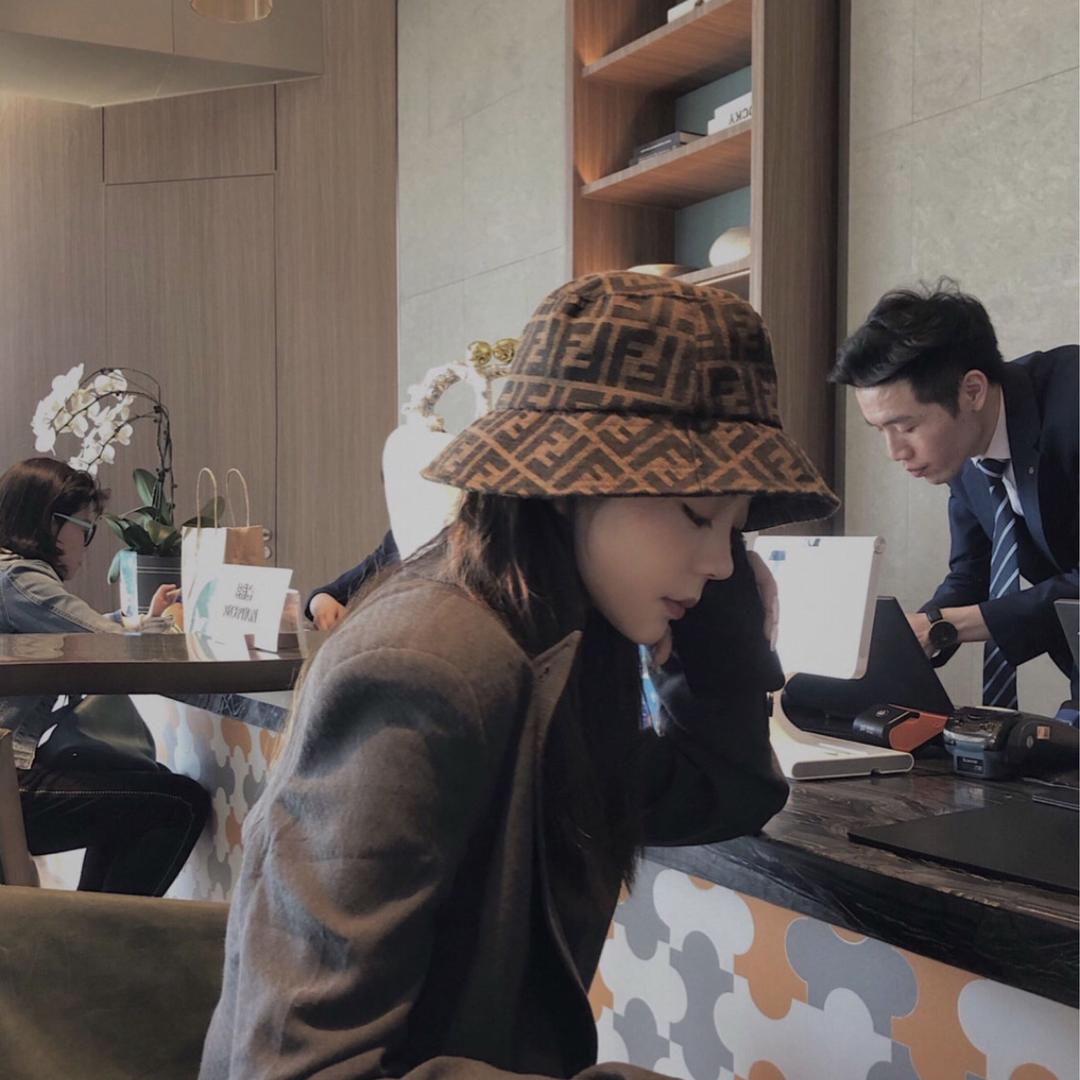 济含设计师潮牌店