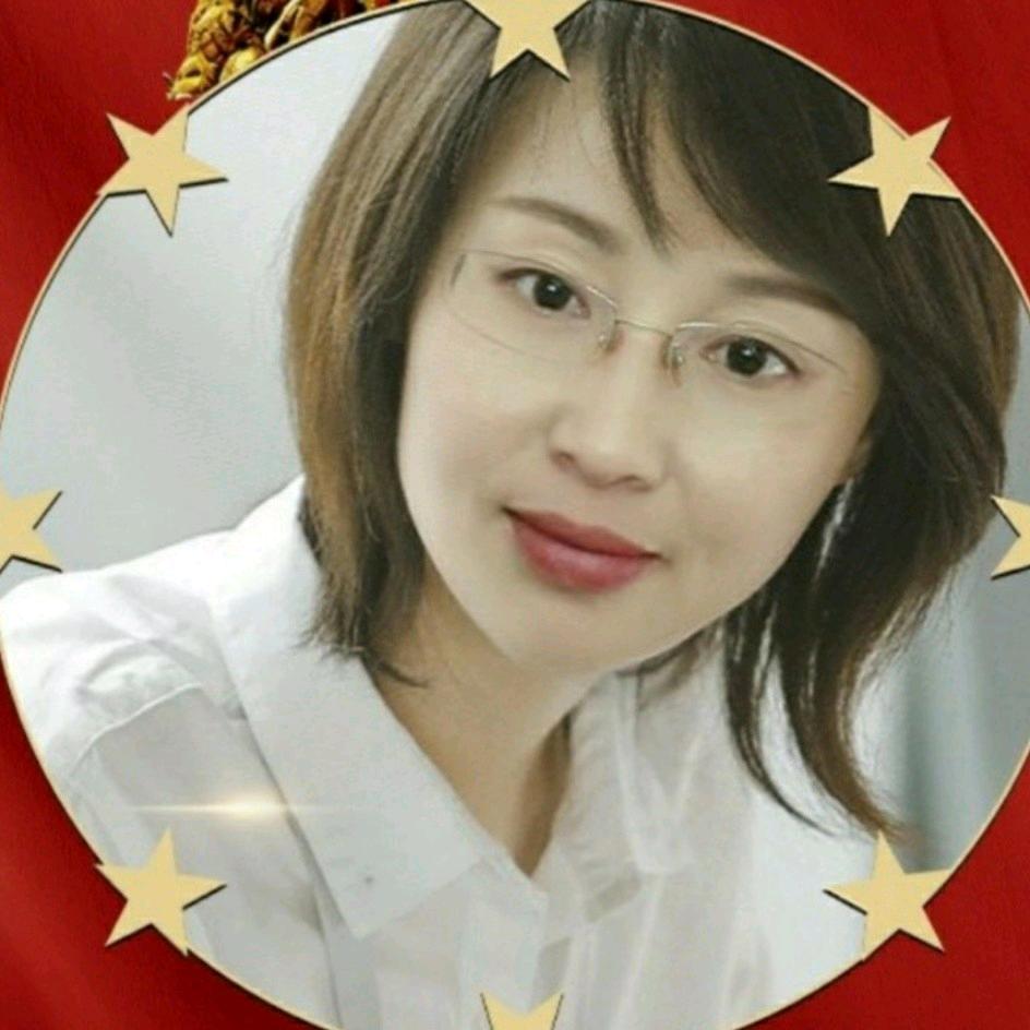 水墨青莲