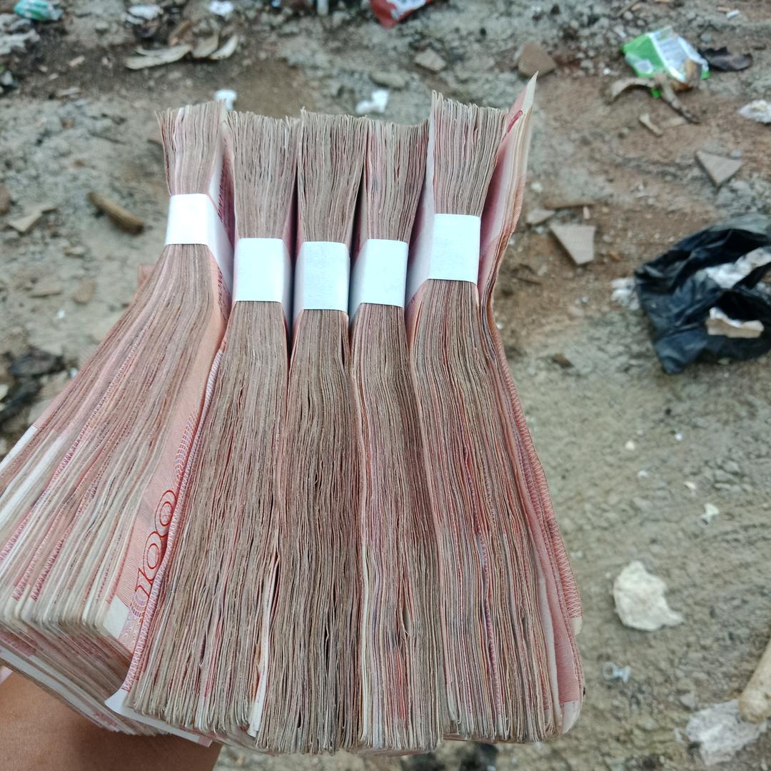 人生若只如初见，何事秋风悲画扇