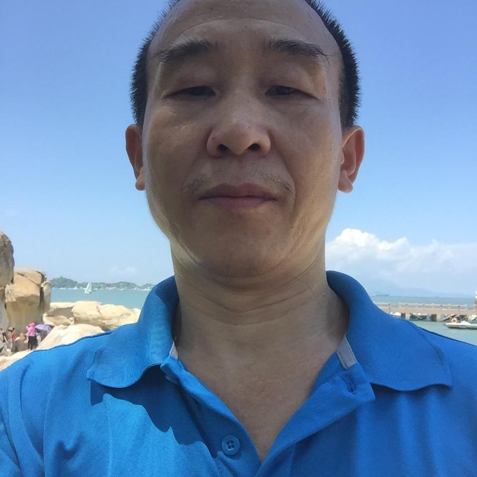 压褶服饰