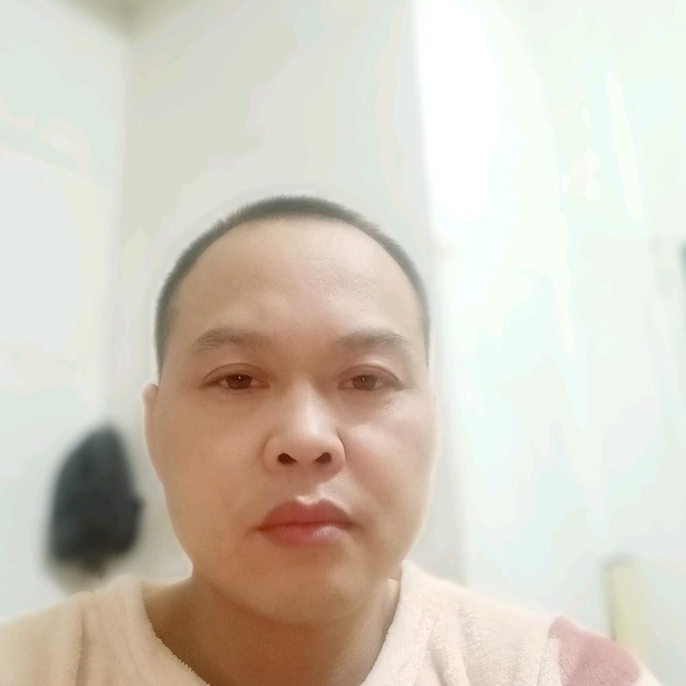 覃歌歌