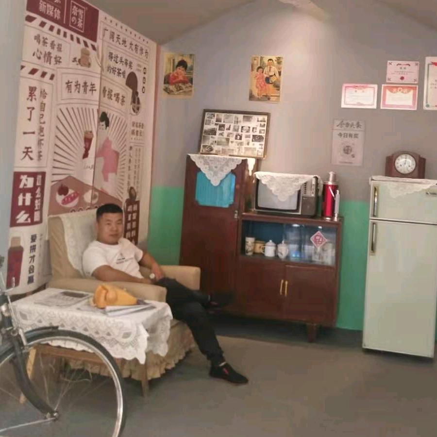 奥信衬布吴博周