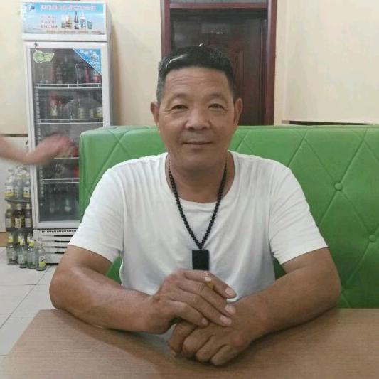 聪明的，好奇心。