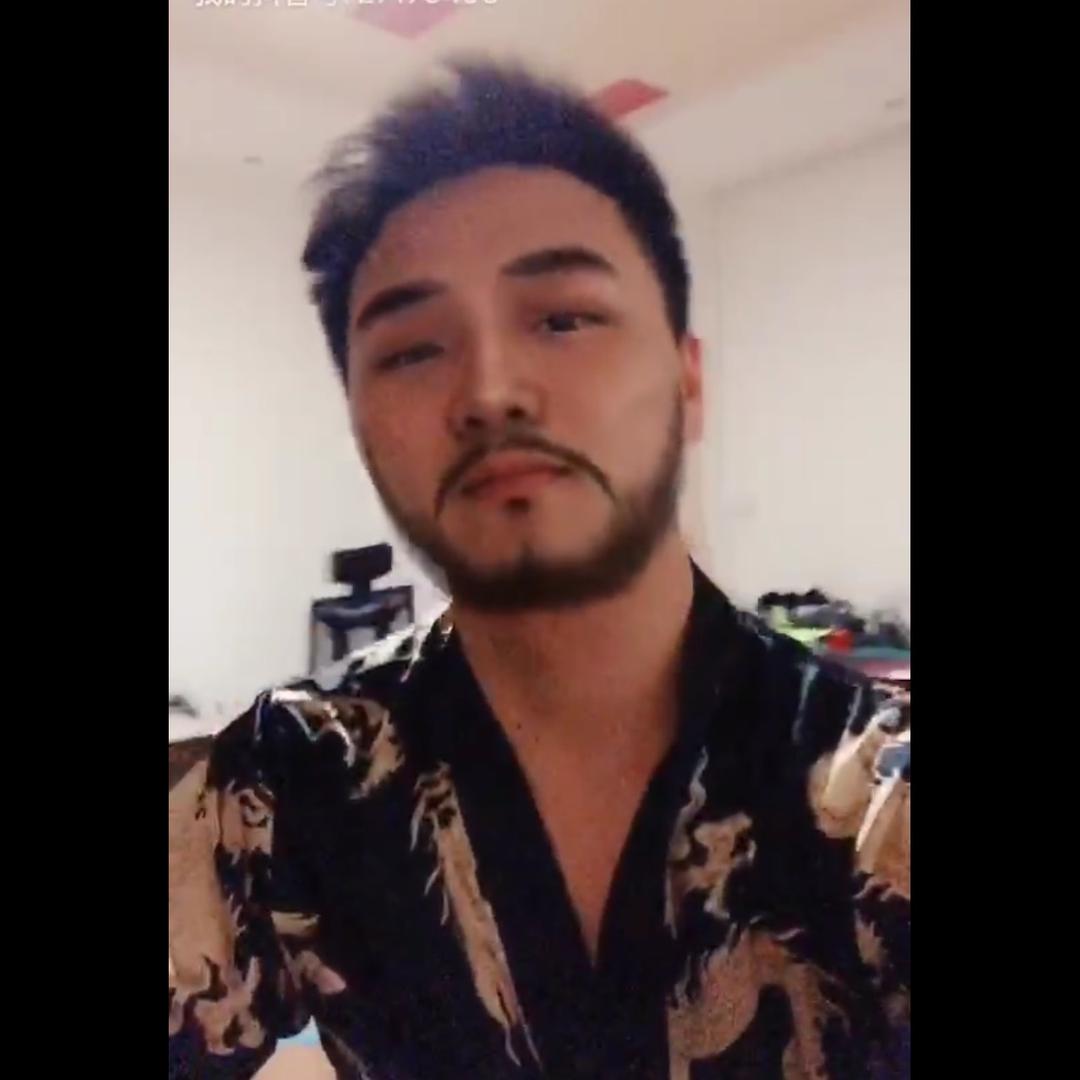 梦里挑灯看剑、　　　　　　　　 🪳