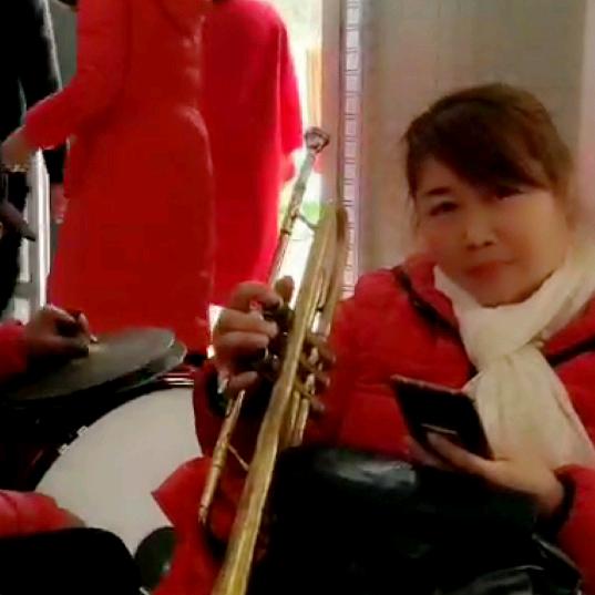 观音寺第一班女子乐队周Xia