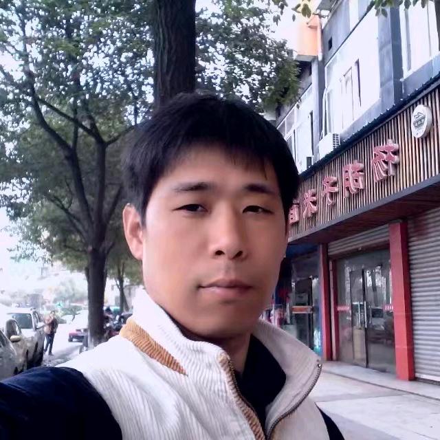 精品木门安装师向东