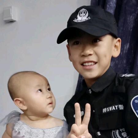 小鱼飞