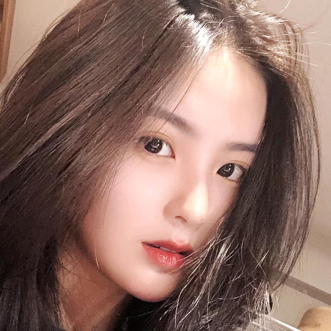 小脸儿微圆