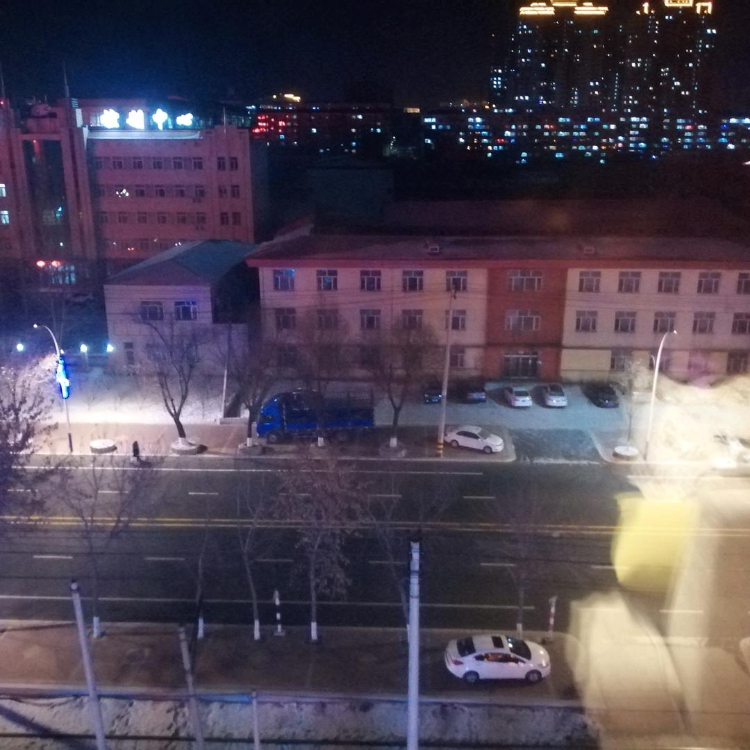 华哥，在开车