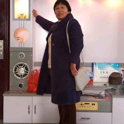何万琴