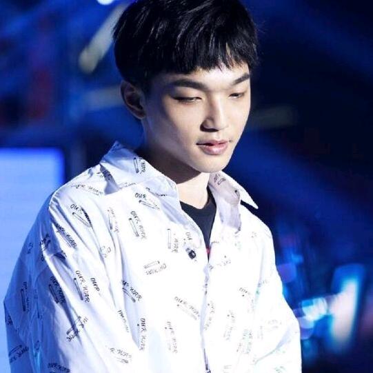 喜欢喝可乐初夏