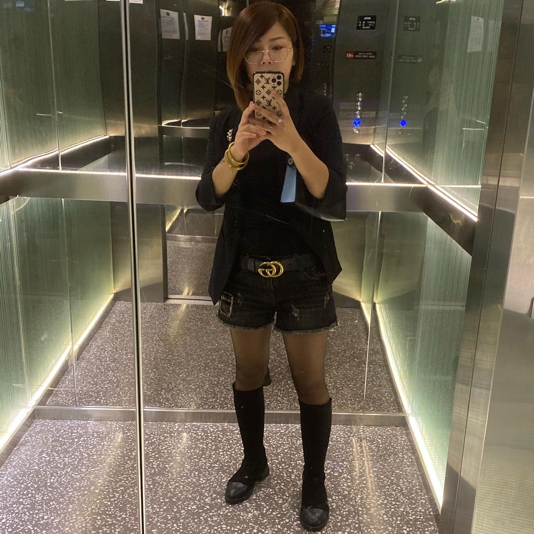 台球厅老板娘