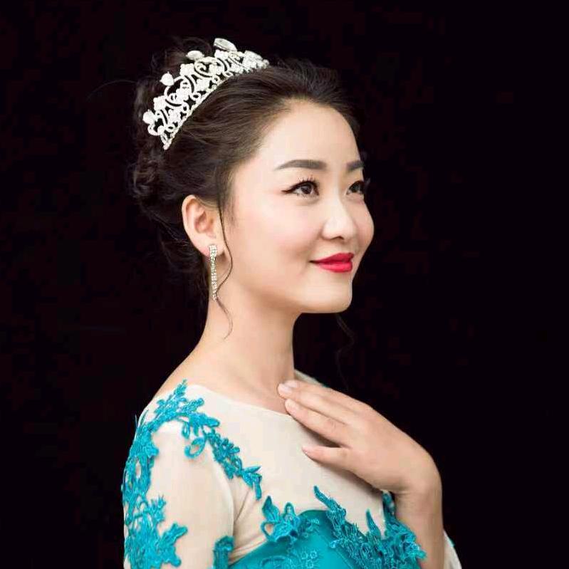 主持人伊一（声入人心）