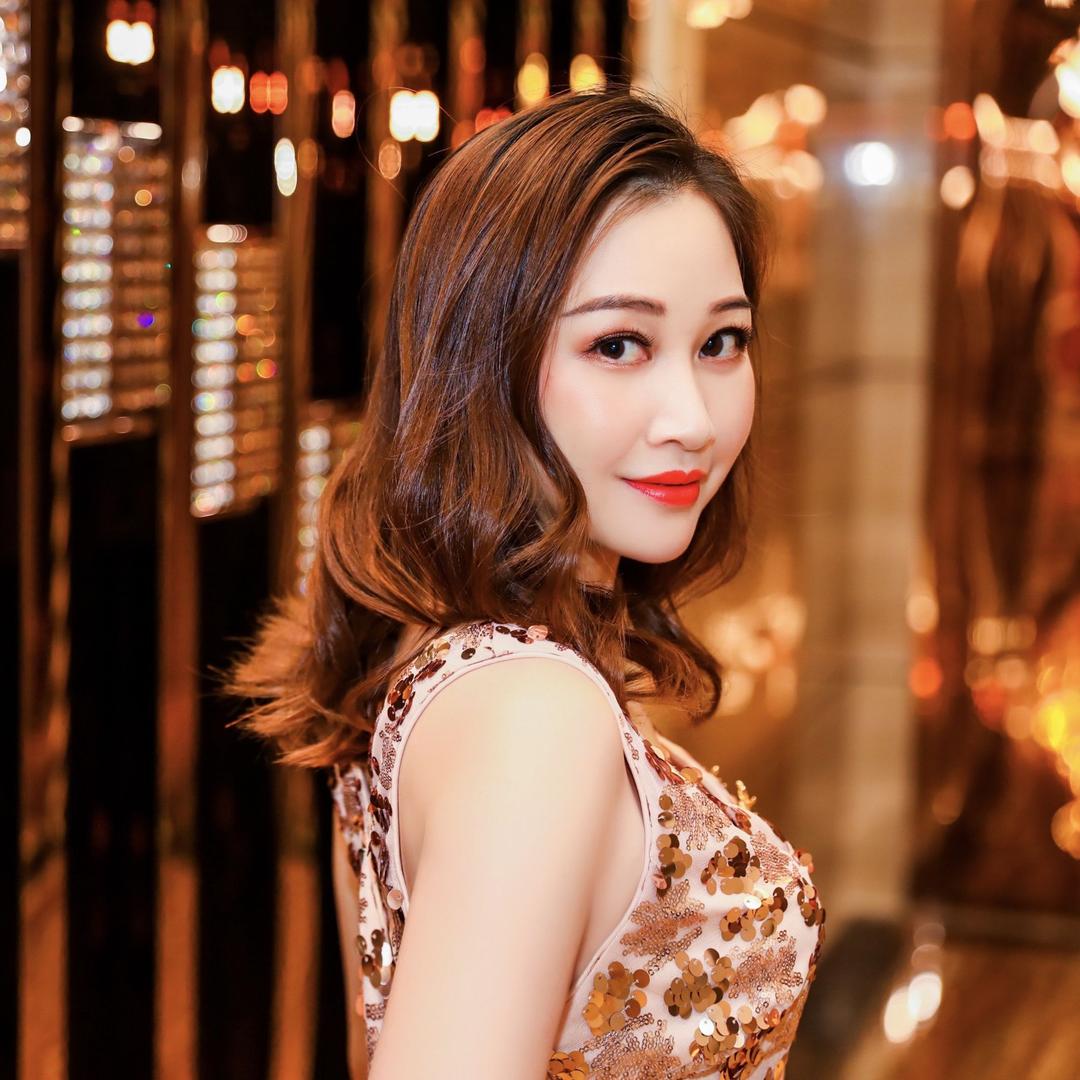 露得小姐姐